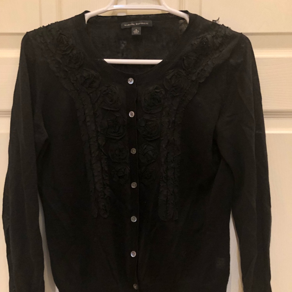 Banana Republic summer sweater w/rose appliqué,